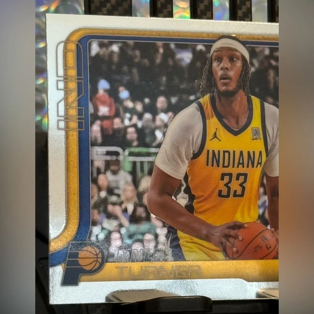 2025-26 Topps Chrome - Myles Turner #29 - Picture 2 of 4